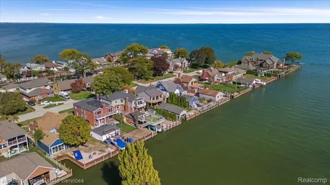 22676 Bayview Dr, Saint Clair Shores, MI 48081