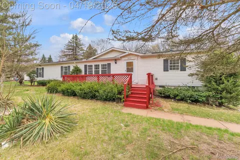 36085 Wick Rd, Romulus, MI 48174