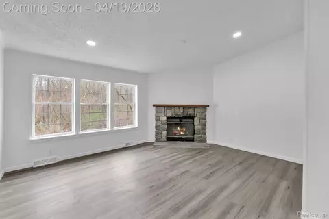 Living - 36085 Wick Rd, Romulus, MI 48174 photo 4 of 5