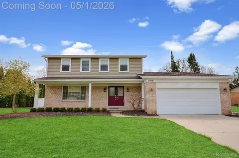 1100 Shallowdale Dr, Troy, MI 48085