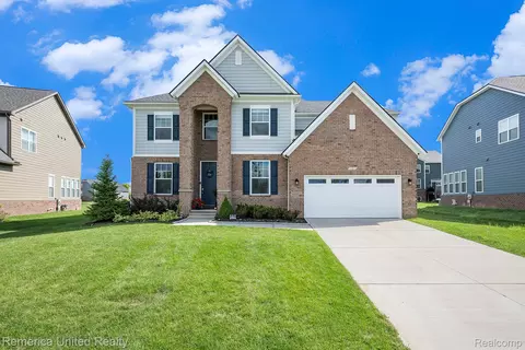 53213 Bay Laurel Ln, Lyon, MI 48178