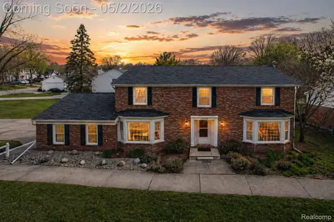 35746 Old Homestead Dr, Farmington, MI 48335