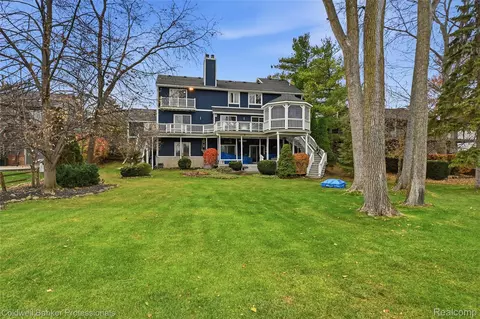 3410 Benstein Rd, Commerce, MI 48382