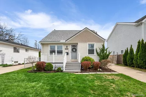 3150 Royal Ave, Berkley, MI 48072
