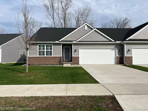 10324 Swan Lake Cir, Ypsilanti, MI 48197