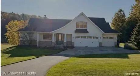 2654 Twin Eagles Dr, Peninsula, MI 49686