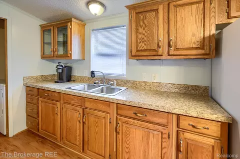 Kitchen - 17101 Kropf Ave, Springfield, MI 48350 photo 6 of 6