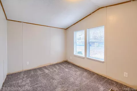 Bedroom - 17101 Kropf Ave, Springfield, MI 48350 photo 4 of 6