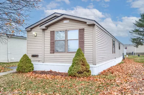 17101 Kropf Ave, Springfield, MI 48350