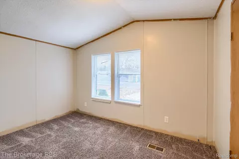 Bedroom - 17101 Kropf Ave, Springfield, MI 48350 photo 5 of 6