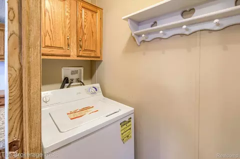 Other - 17101 Kropf Ave, Springfield, MI 48350 photo 5 of 8