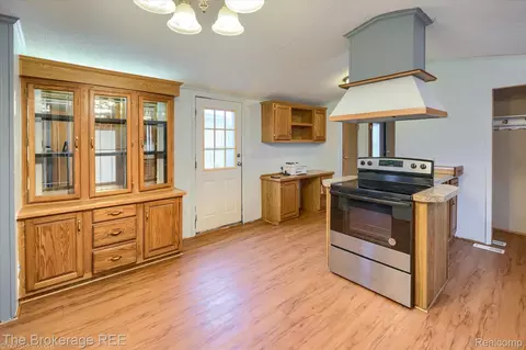 Other - 17101 Kropf Ave, Springfield, MI 48350 photo 4 of 8
