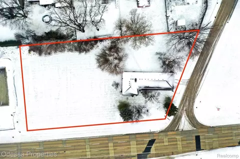 42431 Mound Rd, Sterling Heights, MI 48314