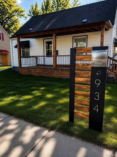 934 Campbell St, Flint, MI 48507