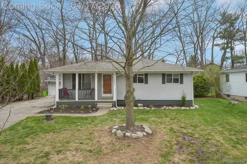2385 Keith Rd, West Bloomfield, MI 48324