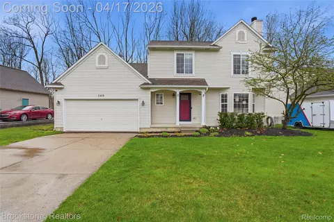 569 Cove View Dr, Waterford, MI 48327