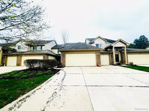 162 S S Vis, Auburn Hills, MI 48326
