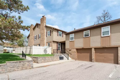 21214 W Glen Haven Cir W, Northville, MI 48167