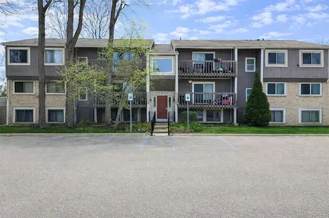 29860 W 12 Mile Rd #604, Farmington Hills, MI 48334