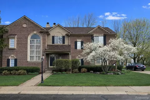 136 Sheffield Ct, Canton, MI 48188