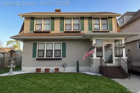 52 Maple St, River Rouge, MI 48218