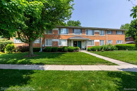 1155 Derby Rd #8, Birmingham, MI 48009