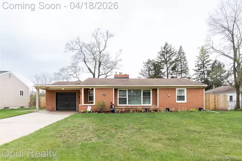 31493 Elmwood St, Garden City, MI 48135