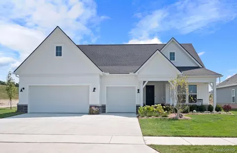 3949 Bay Ter, Milford, MI 48381