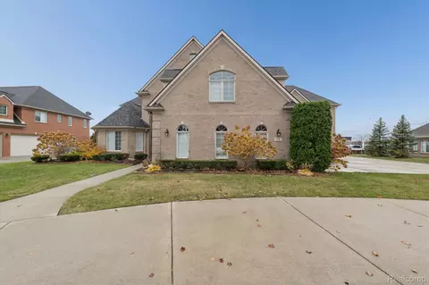 74 Sand Bar Ln, Detroit, MI 48214
