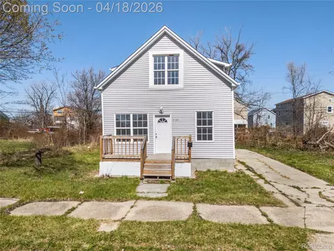 2063 Meade St, Hamtramck, MI 48212
