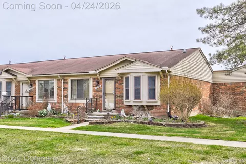 57156 Faircrest Dr, Washington, MI 48094