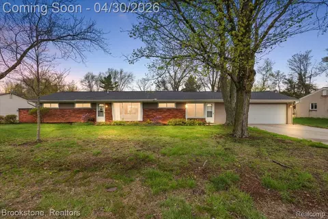 1759 Ashstan Dr, Walled Lake, MI 48390