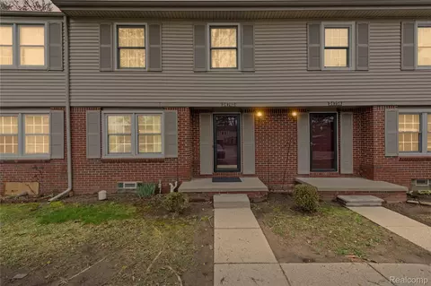 24762 Bashian Dr, Novi, MI 48375