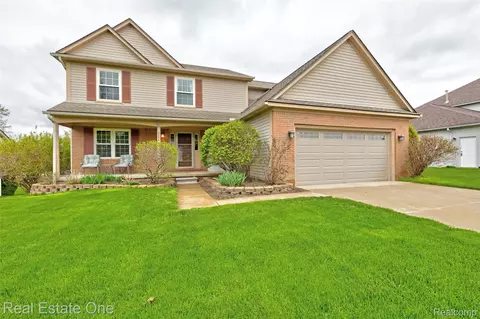 2324 Malena Ln, Oxford, MI 48371