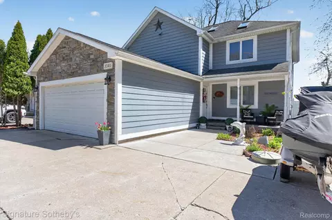 3341 Newton Rd, Commerce, MI 48382