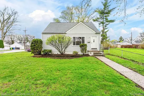 26605 Rialto St, Madison Heights, MI 48071