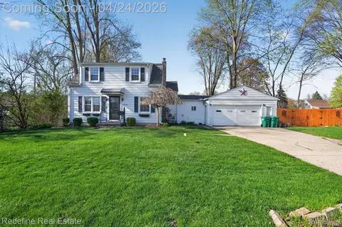 33124 Marquette St, Garden City, MI 48135