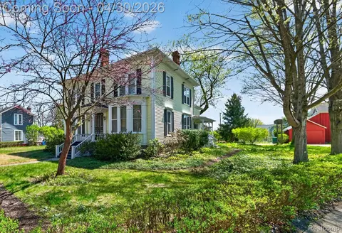 403 Lake St, Howell, MI 48843