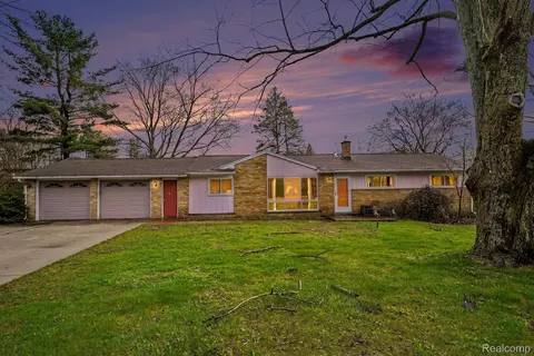 6341 Waldon Rd, Independence, MI 48346