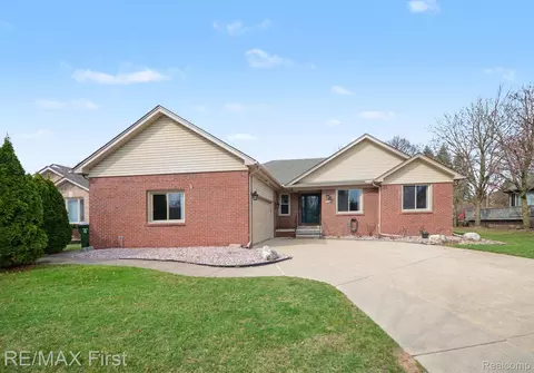 47985 Fox Chase Ct, Shelby Township, MI 48315