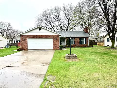 6285 Pleasant St, East China, MI 48054