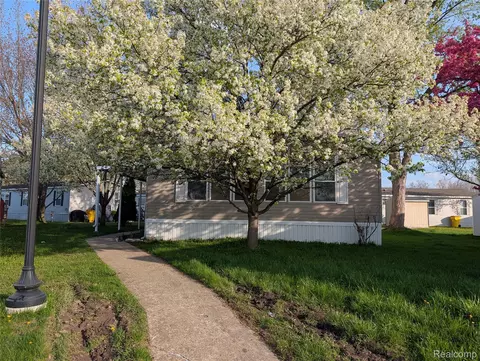 38083 Orleans, Clinton Township, MI 48038