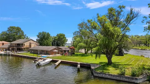37337 Lakeshore Dr, Harrison, MI 48045