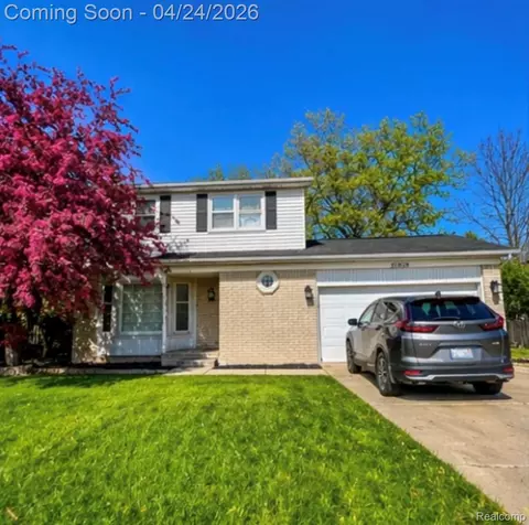 21059 Tiffany Dr, Woodhaven, MI 48183