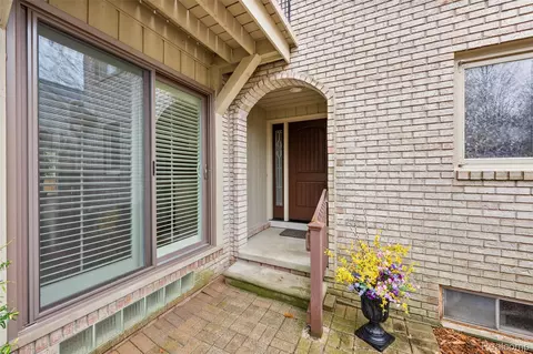 1204 S Timberview Trl, Bloomfield Hills, MI 48304