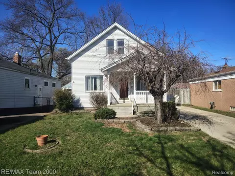 24523 Hayes Ave, Eastpointe, MI 48021