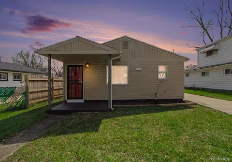 27025 Notre Dame St, Inkster, MI 48141