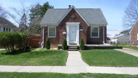 22463 Nevada Ave, Eastpointe, MI 48021