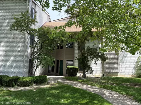 31993 W 12 Mile Rd #309, Farmington Hills, MI 48334