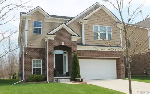 860 Backshore Dr, Canton, MI 48187